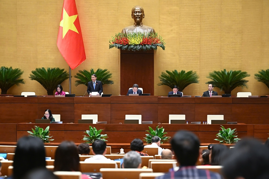 Quốc hội biểu quyết thông qua Luật Tham gia lực lượng gìn giữ hòa bình của Liên hợp quốc với 100% đại biểu có mặt tán thành